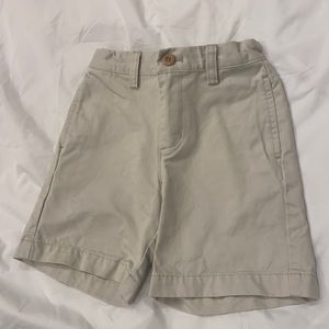Boys 4t vineyard vines khaki shorts